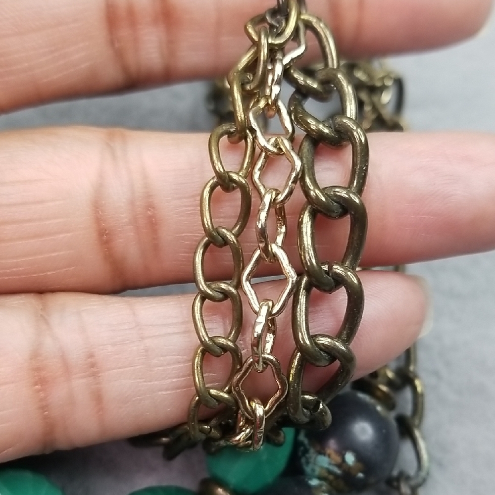 Elegant Multi-Color Statement Necklace - Picture 5 of 12